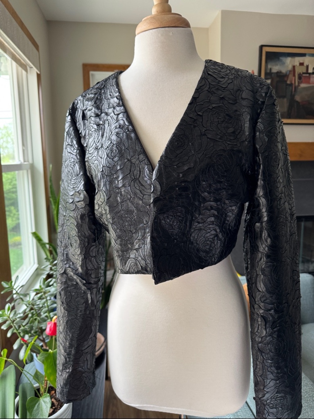 AKIRA Black Floral Textured Cropped Jacket